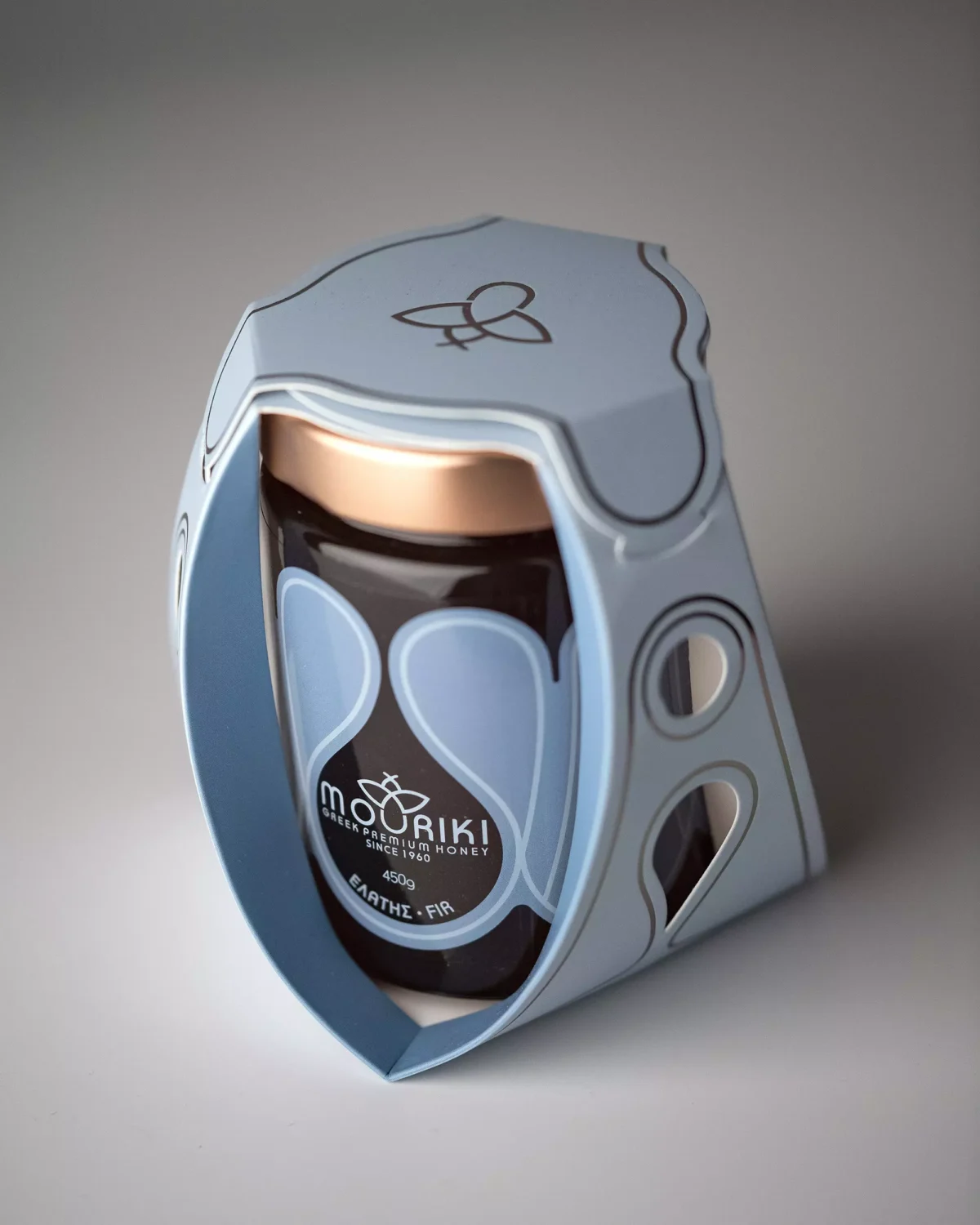 MourikiHoney_075-copy.webp MOURIKI Μέλι Ελάτης – Πυκνόρρευστο Ελληνικό Μέλι σε Χάρτινη Πολυτελή Συσκευασία - Image 1