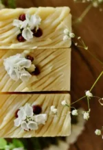 Σαπούνι Μανταρίνι & Πεύκο – Φυσική Ενέργεια και Βαθύς Καθαρισμός για Πρόσωπο & Σώμα - Image 2